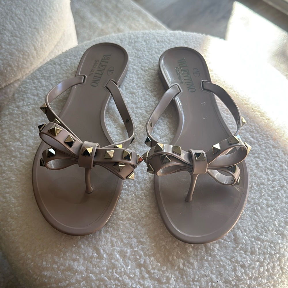 Valentino bow flip flops